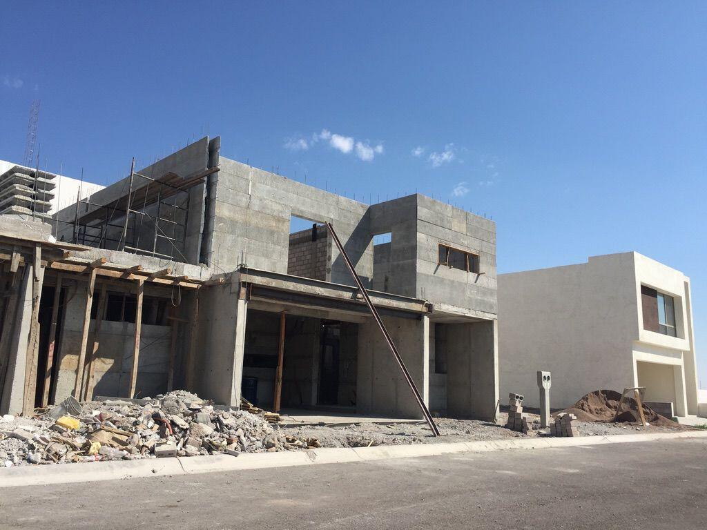 Obra en construcción con blocks Insolatum