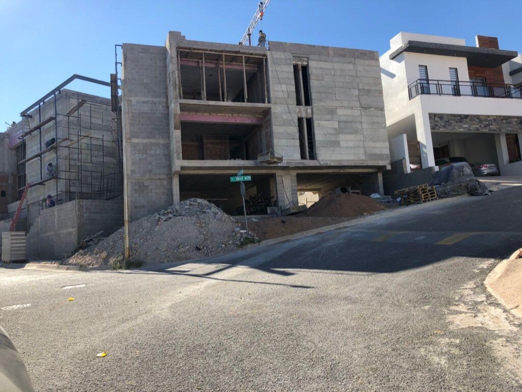 Edificio en construcción con blocks